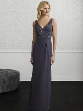 Adrianna Papell Platinum Dress, Size 8 in beautiful “Gun Metal” NEW With tags